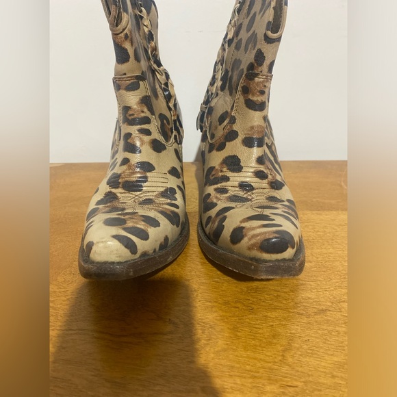 Leopard Print Ariat Western Boots - Picture 2 of 9